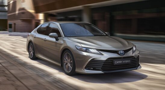 Трансформация автопредпочтений: кроссоверы завоевывают рынок вместо седанов