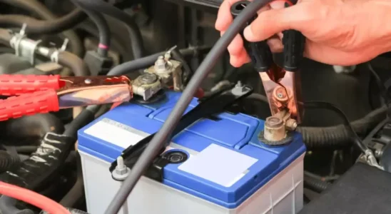 Признаки износа автомобильного аккумулятора: как вовремя заметить и продлить срок службы