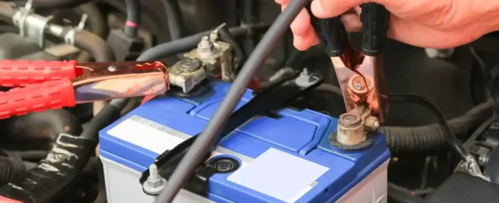 Признаки износа автомобильного аккумулятора: как вовремя заметить и продлить срок службы