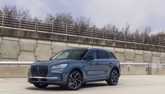 Лучшие премиум-кроссоверы: Топ-10 компактных моделей 2024 года