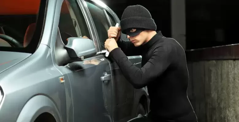 Автомобиль "на крючке": как распознать следы угона по кузову