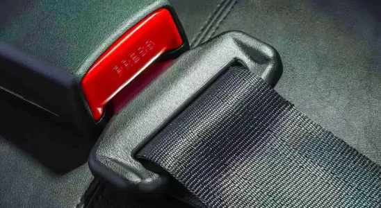 Секрет дополнительной петли на ремнях безопасности: почему она важна в вашем автомобиле