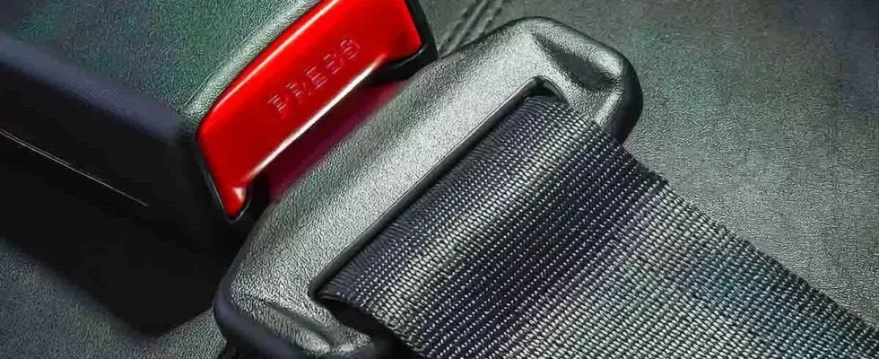 Секрет дополнительной петли на ремнях безопасности: почему она важна в вашем автомобиле