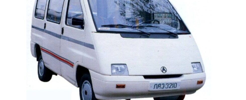 Архивные фото: малоизвестный украинский минивэн Ford Transit от ЛАЗ