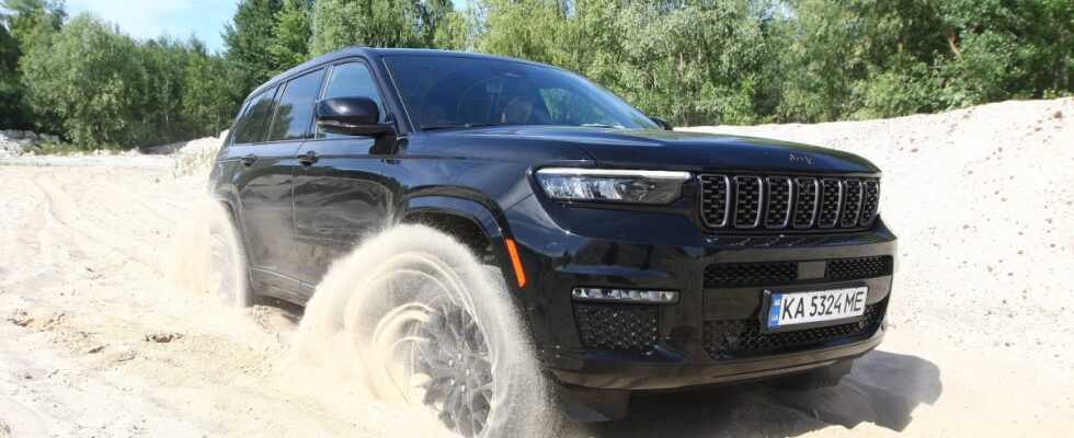 Jeep Grand Cherokee: тест-драйв внедорожного люкса и лайфхаки для автолюбителей