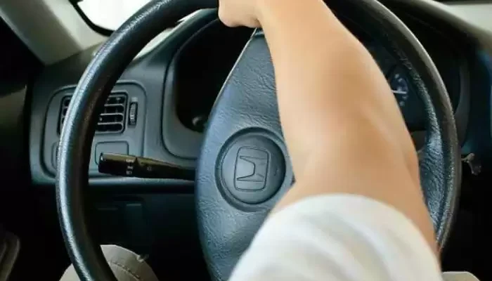 Типичные ошибки водителей при повороте: как их избежать по мнению автоинструктора