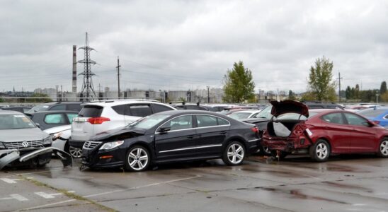 Украинцы сокращают импорт б/у авто из США: причины и тенденции рынка