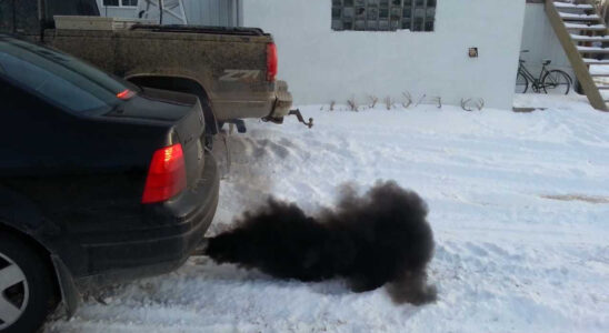 Черный дым из выхлопа: причины и решения для бензинового двигателя