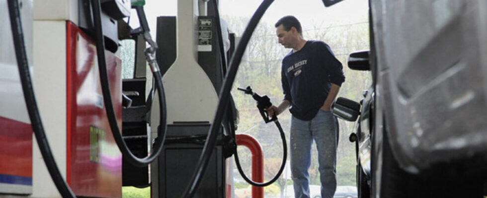 Почему осенью бензин подорожает: разбираем акцизы и нефтяные тренды