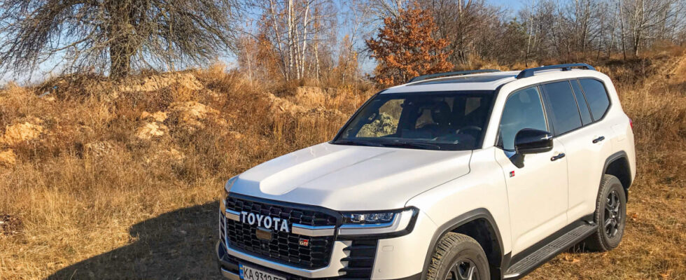 Toyota Land Cruiser 300 GR Sport: тест-драйв идеального внедорожника от Avtoservis34