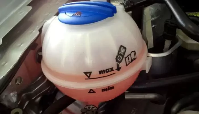 Когда промыть систему охлаждения автомобиля: признаки и рекомендации