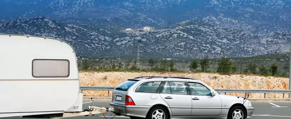 Буксировка прицепа на машине с вариатором: риски и как их избежать