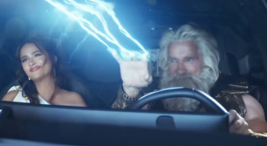 Самая запоминающаяся реклама Super Bowl 2022: Арнольд Шварценеггер и робот-щенок в авторолике