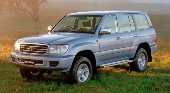 Toyota Land Cruiser 100: любим и ненавидим – 5 причин