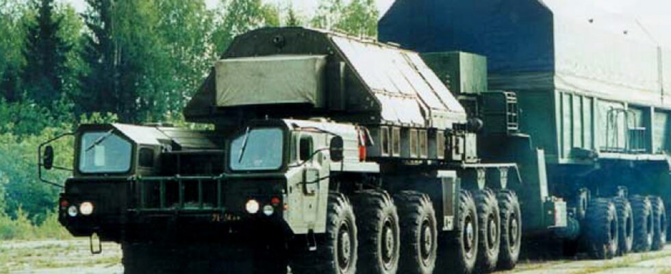 Гигантские автопоезда советских ракетных войск: 48 ведущих колес и уникальная военная техника