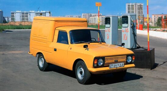 ИЖ-2715: От мифов к реальности – удлиненный пикап, шестиместный фургон и нюансы продаж