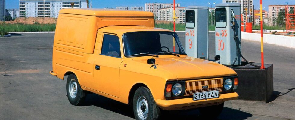 ИЖ-2715: От мифов к реальности – удлиненный пикап, шестиместный фургон и нюансы продаж