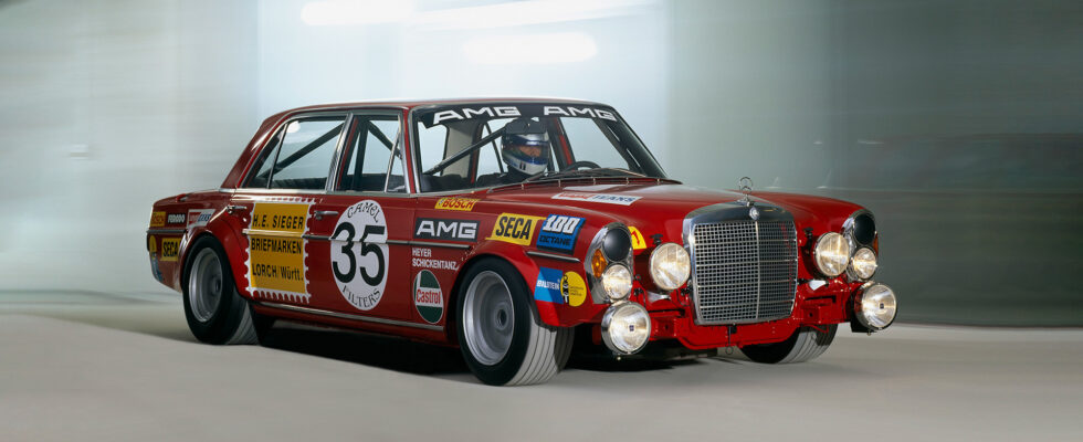 Легенда AMG: Как "Алая свинья" Mercedes-Benz 300SEL стала гоночным болидом