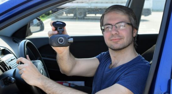 AdvoCam-FD Black DUO: как выбрать бюджетный видеорегистратор для такси