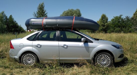 Перевозка лодки на крыше автомобиля: полное руководство и советы