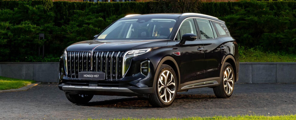 Hongqi HS7: обзор китайского премиум-внедорожника и его особенности