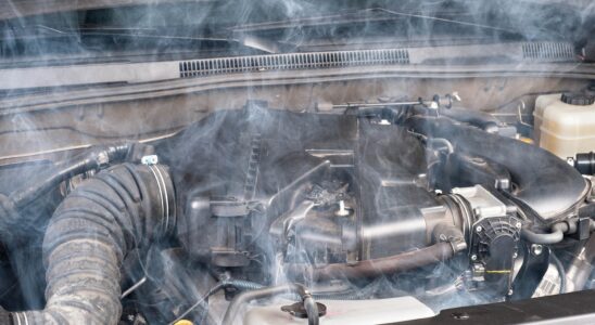 Давление в системе охлаждения: зачем оно нужно и его роль в работе автомобиля