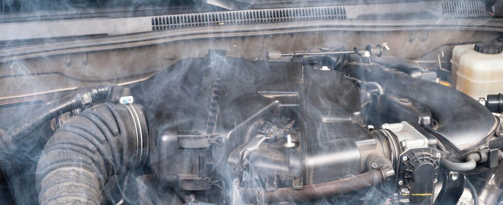 Давление в системе охлаждения: зачем оно нужно и его роль в работе автомобиля