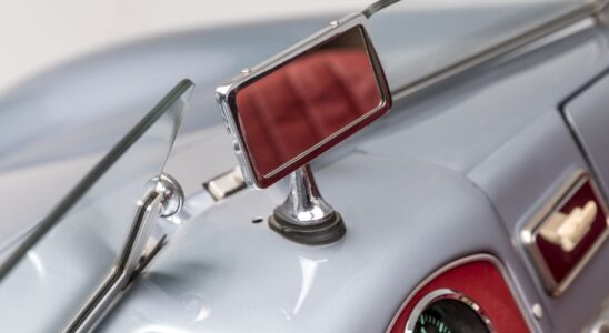 Самые необычные салонные зеркала: обзор от Avtoservis34.ru