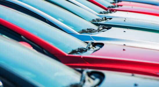 Сколько стоят новые автомобили в салонах: актуальные цены и тенденции рынка