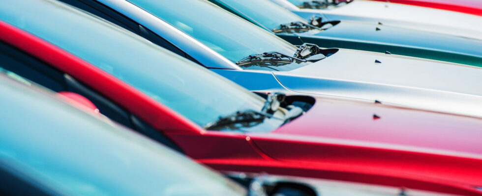 Сколько стоят новые автомобили в салонах: актуальные цены и тенденции рынка