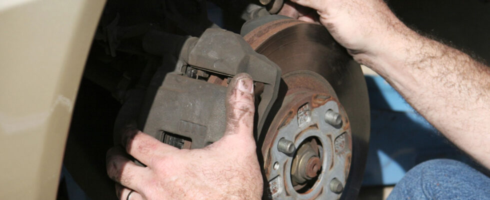 Как улучшить тормозную систему автомобиля с ABS: полезные лайфхаки для водителей