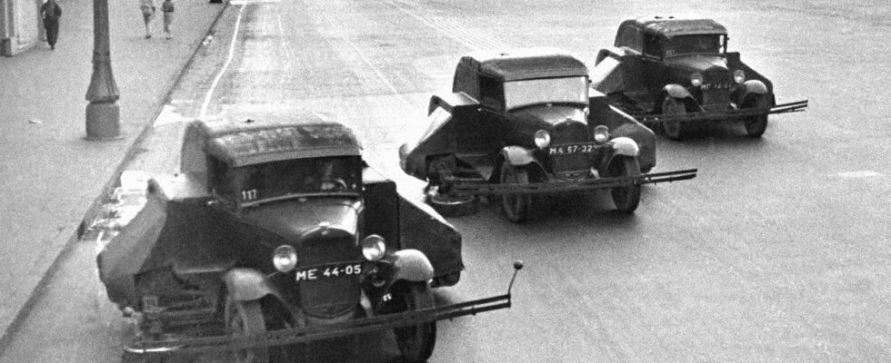 Советские коммунальные машины: история "подметалок" и "поливалок"