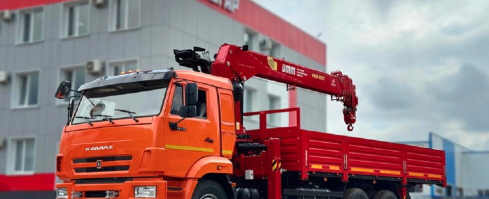 Что такое КМУ и как выбрать автомобиль с краном-манипулятором: полезные советы и преимущества использования
