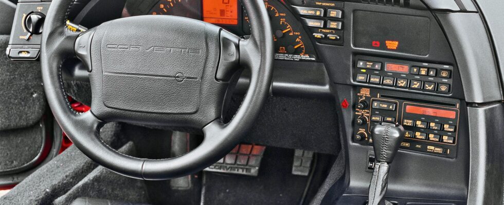 Автомобильные лайфхаки: Узнай машину по приборной панели