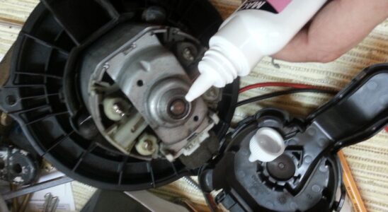 Смазка моторчика печки автомобиля: выбор лучшего средства и процесс