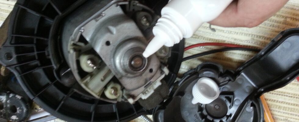 Смазка моторчика печки автомобиля: выбор лучшего средства и процесс