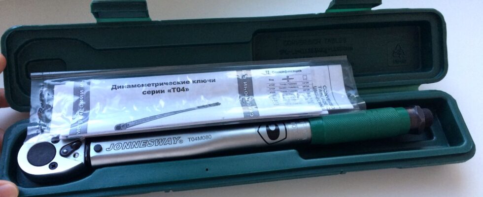 Перевозка собак в машине: выбираем безопасный чехол для багажника