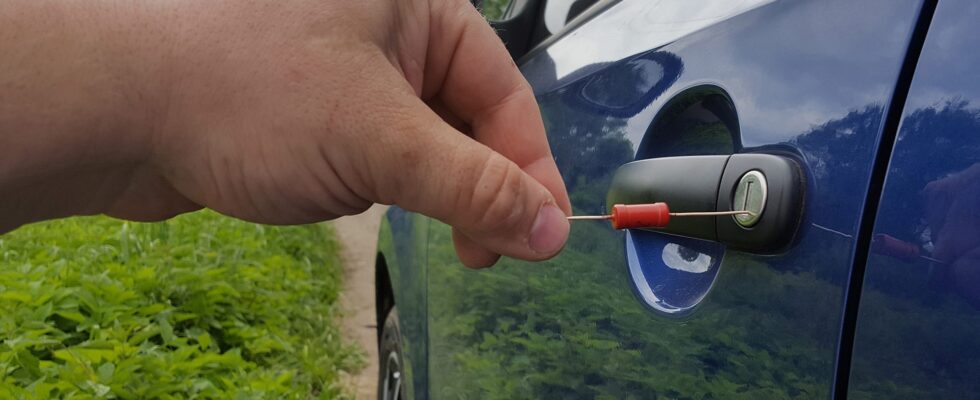 Статическое электричество на машине: как избавиться и почему это важно