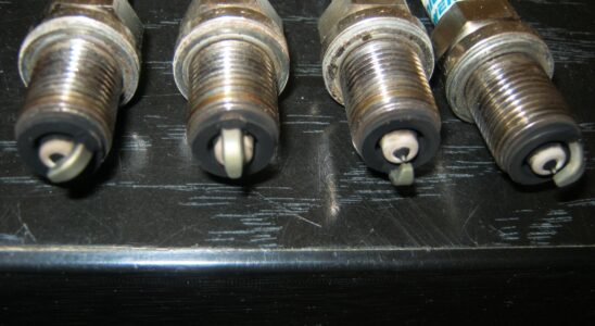 Свечи зажигания: как понять, что они требуют замены, и как их проверить