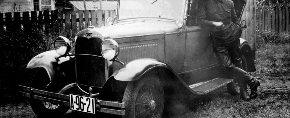 Советские Автомобили: Зарубежные Легковушки в Красной Армии и их Использование