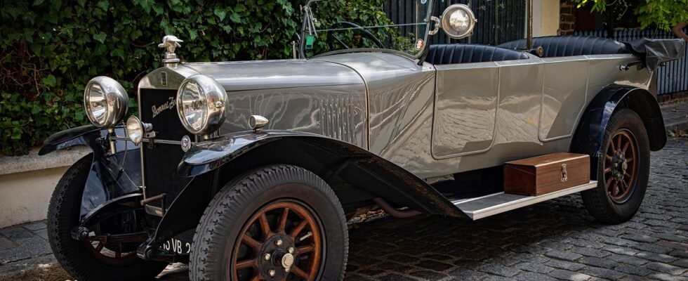 Image for: Авторынок без навязанных опций: где найти честного дилера и качественный автомобиль?. Tags: машина, ретро авт...