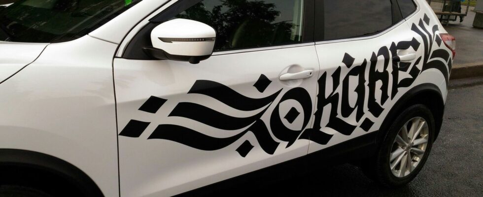 Большие наклейки на авто: виды, выбор и применение