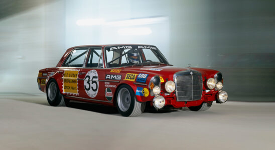 Легенда AMG: Как "Алая свинья" Mercedes-Benz 300SEL стала гоночным болидом