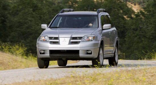 Mitsubishi Outlander первого поколения: проблемы кузова и салона подержанных авто