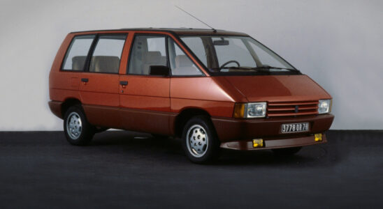 Renault Espace: История первого минивэна и неожиданная связь с Chrysler