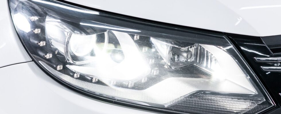 Лампы в вашем авто перегорают? Узнайте, как продлить им жизнь