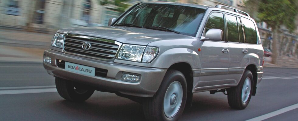 Toyota Land Cruiser 100: стоит ли покупать легендарный внедорожник за миллион рублей